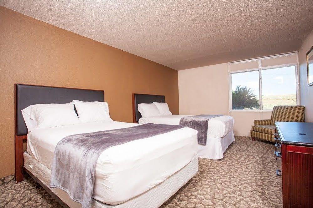 Rodeway Inn Montgomery Bagian luar foto